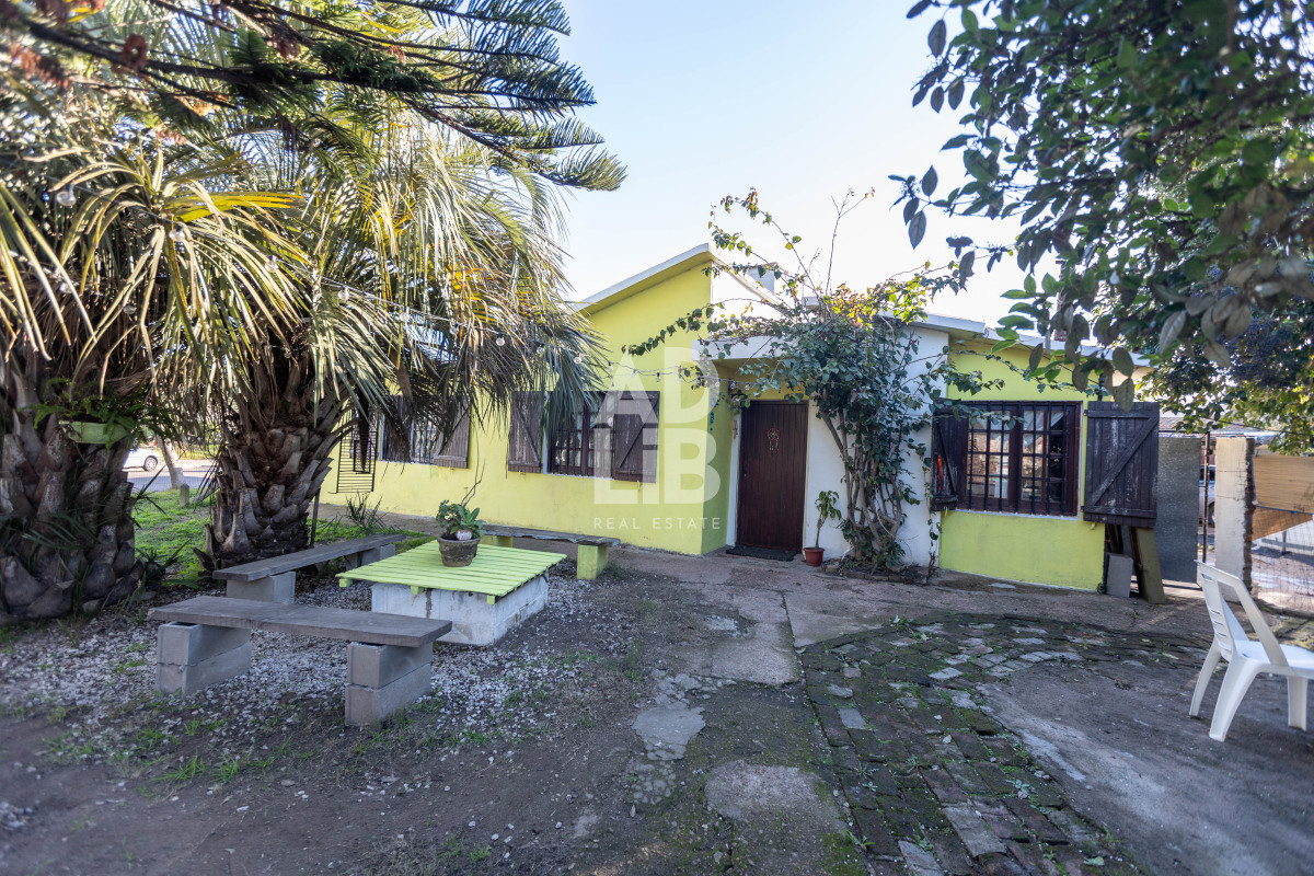 Casa ID.631 - Interesante casa de 2 dorm y 2 baños en venta en Barrio San Francisco - Maldonado. Renta o Vivienda permanente