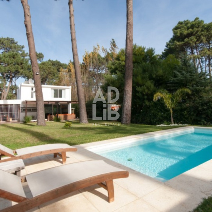 Casa ID.309 - Casa de 4 dormitorios en venta en el bosque de Burnett. 