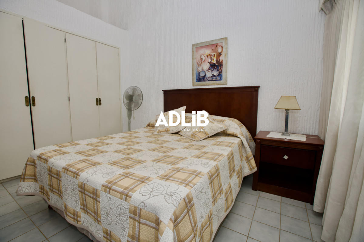 Casa ID.797 - Alquiler comercial 5 dorm y 5 baños. Zona Shopping Punta