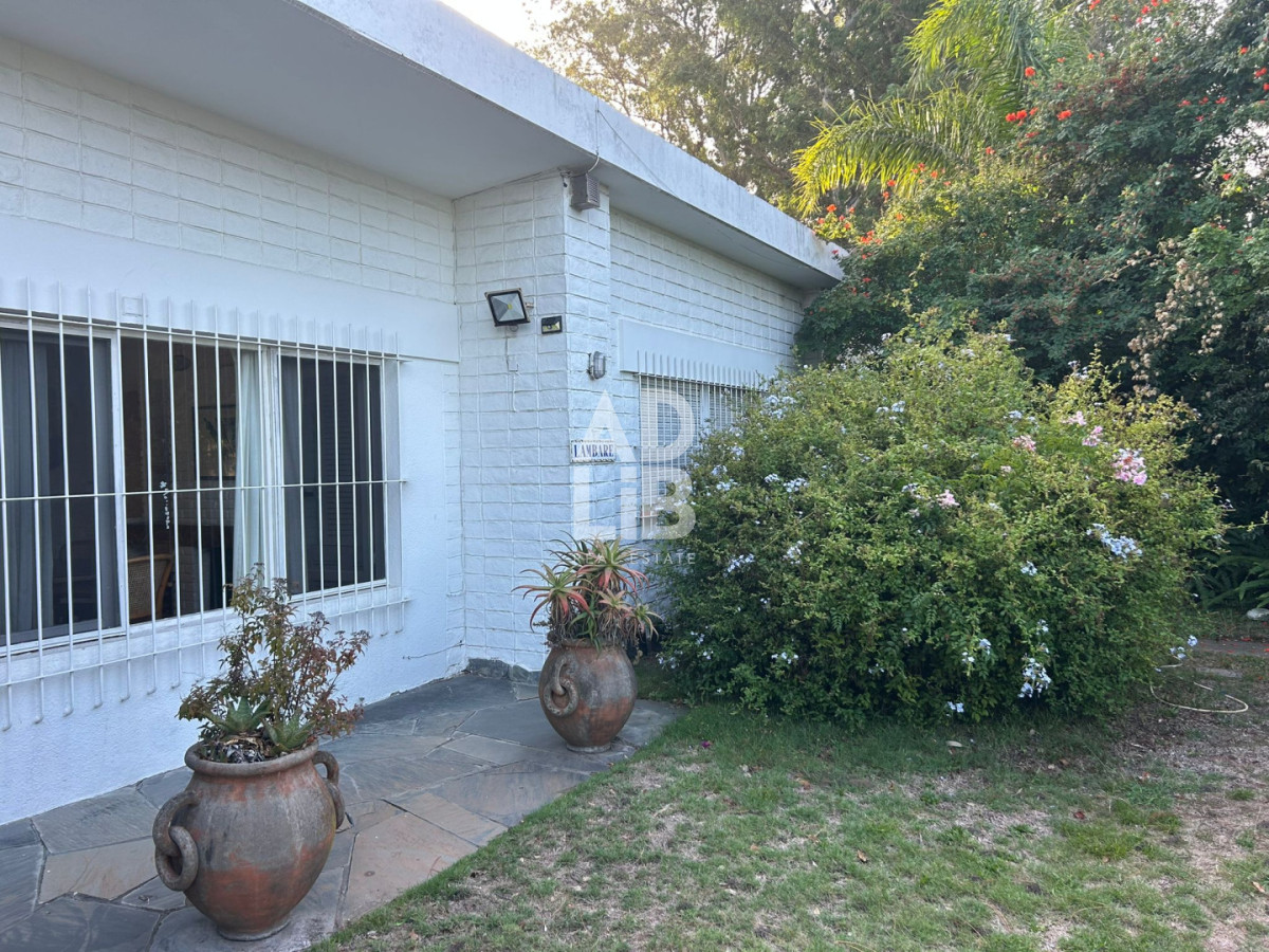 Casa ID.778 - Alquiler anual en San Rafael casa de 3 dorm + dependencia