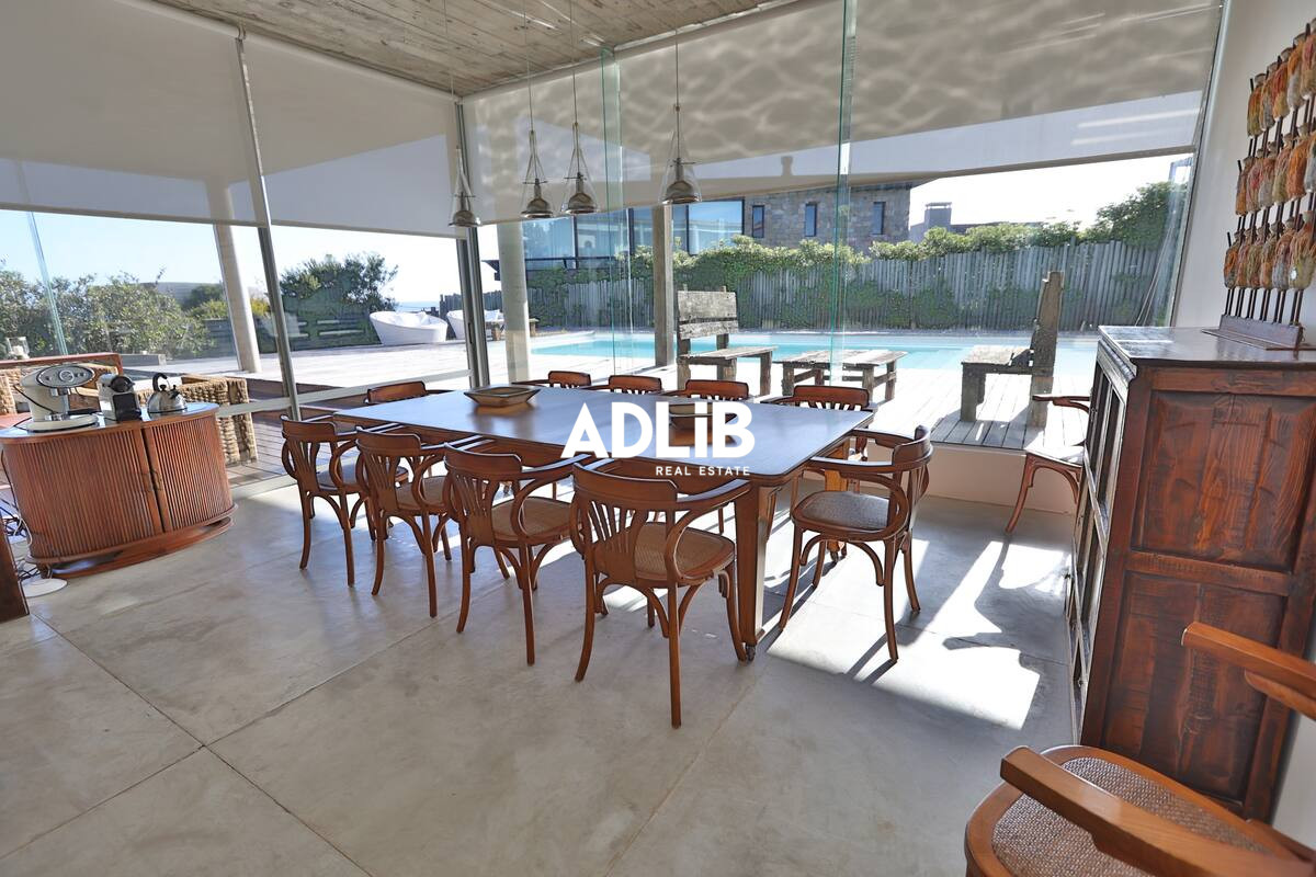 Casa ID.673 - Casa de diseño en alquiler temporal. 4 dormitorios en suite a 50 mts del mar