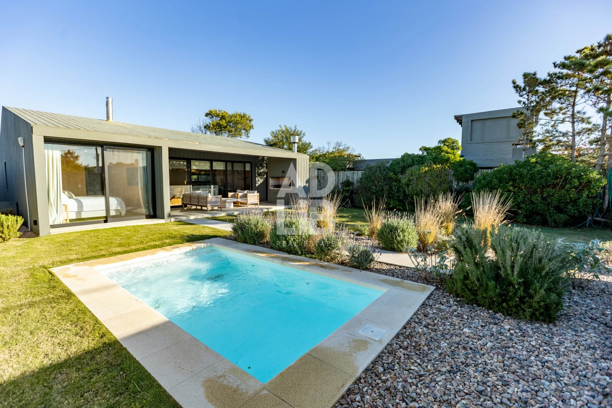 Casa ID.637 - Casa de diseño a 50 mts del mar en La Juanita