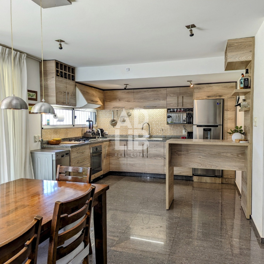 Casa ID.309 - Casa de 4 dormitorios en venta en el bosque de Burnett. 