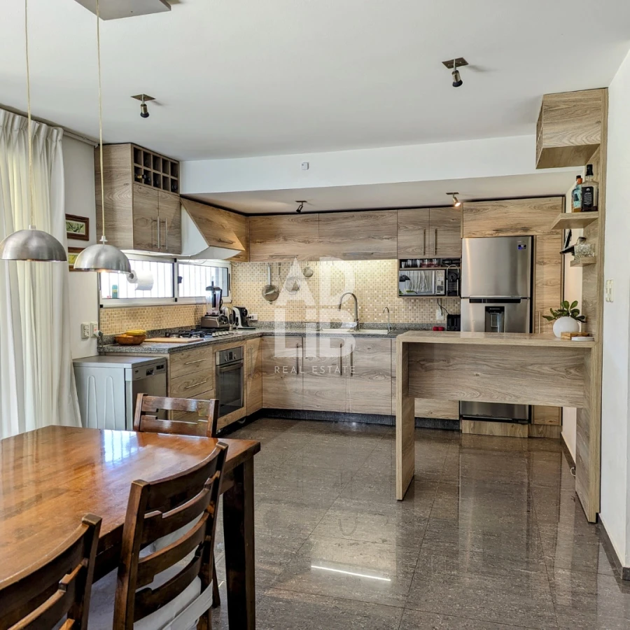 Casa ID.309 - Casa de 4 dormitorios en venta en el bosque de Burnett. 