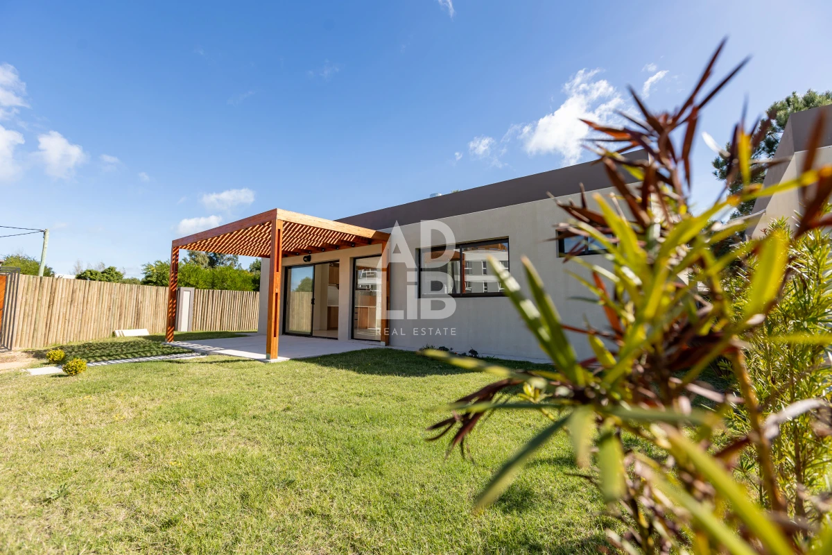 Casa ID.591 - Nuevo Barrio Cerrado en la Barra. Casas de 3 dormitorios a estrenar.