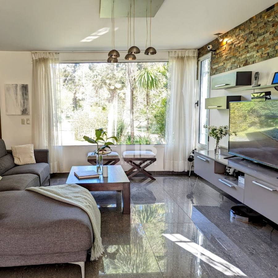 Casa ID.309 - Casa de 4 dormitorios en venta en el bosque de Burnett. 
