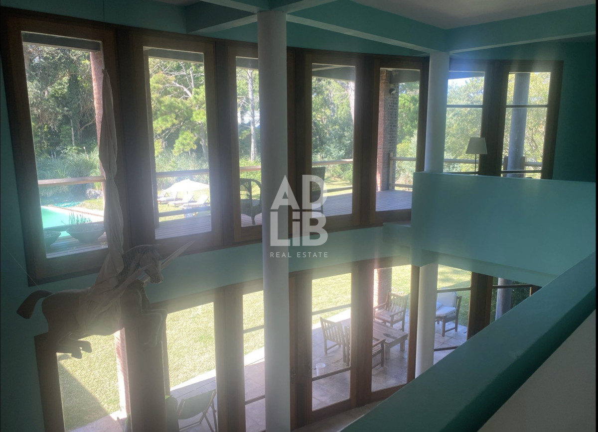 Casa ID.470 - Amplia casa en venta en Rincon del Indio con 3200 mts de terreno. 