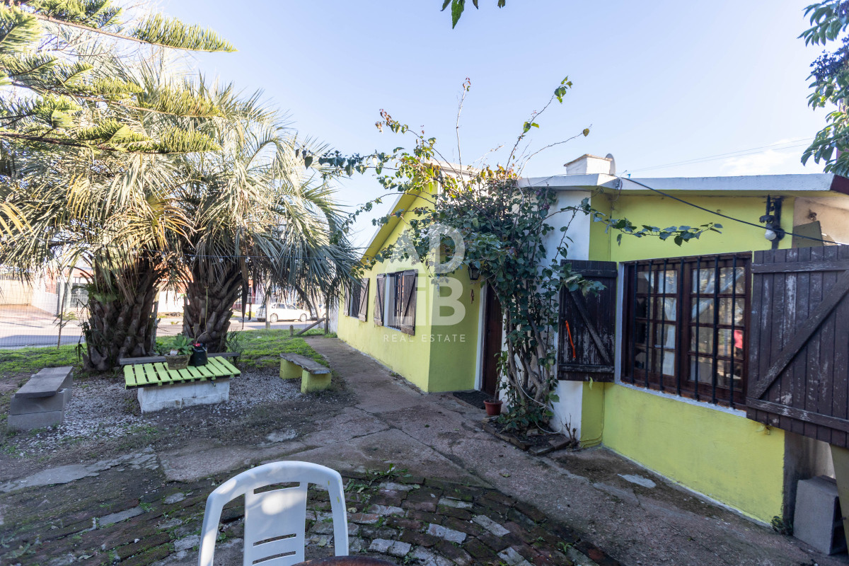 Casa ID.631 - Interesante casa de 2 dorm y 2 baños en venta en Barrio San Francisco - Maldonado. Renta o Vivienda permanente
