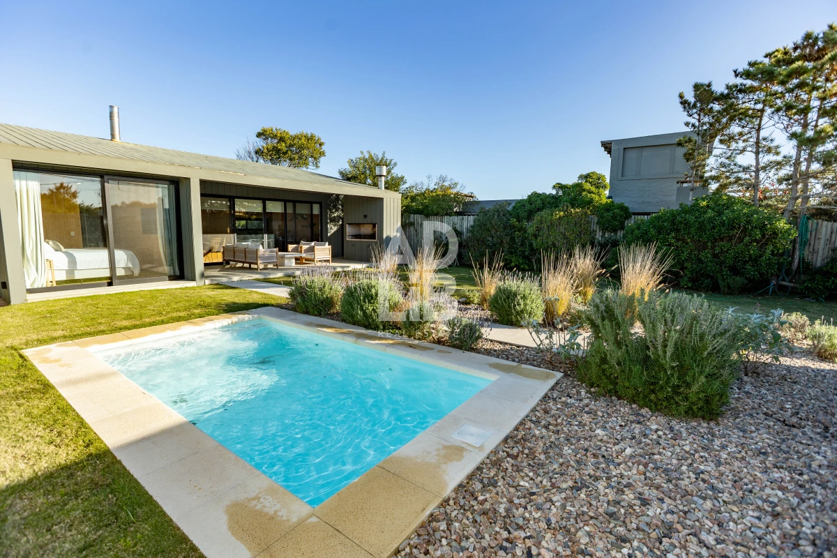 Casa ID.637 - Casa de diseño a 50 mts del mar en La Juanita