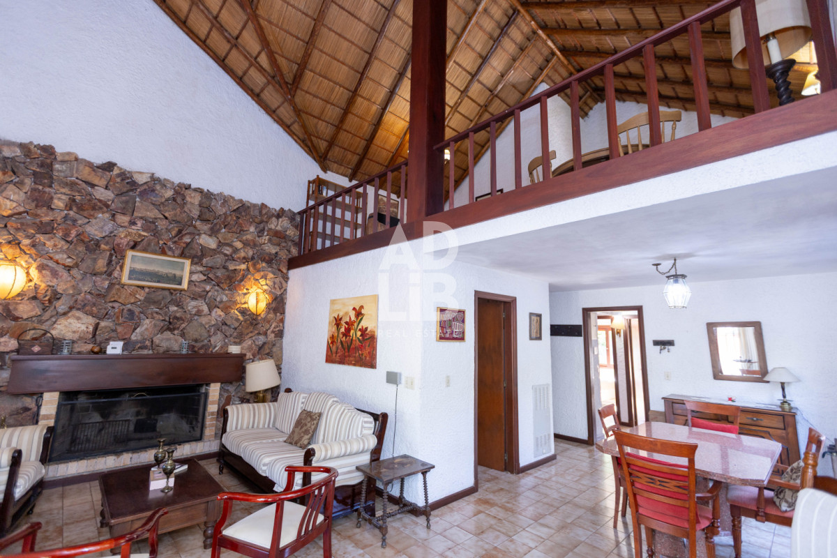 Casa ID.746 - Casa quincho de 3 dorm y 3 baños en alquiler anual en Pinares a 250 mts del mar