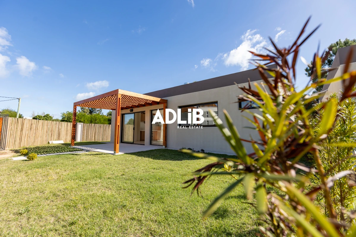Casa ID.680 - Barrio cerrado en Barra Verde. Casas de 3 dormitorios a estrenar. a 700 mts de Playa de Montoya. 