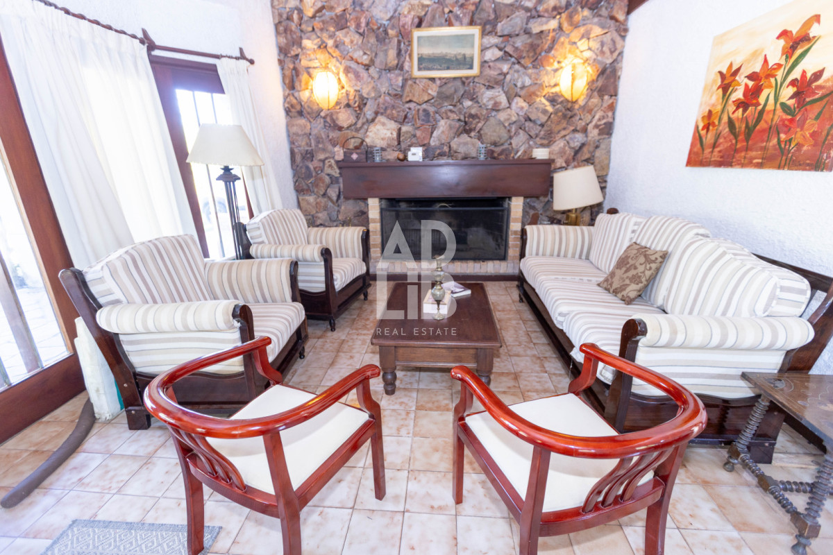 Casa ID.746 - Casa quincho de 3 dorm y 3 baños en alquiler anual en Pinares a 250 mts del mar