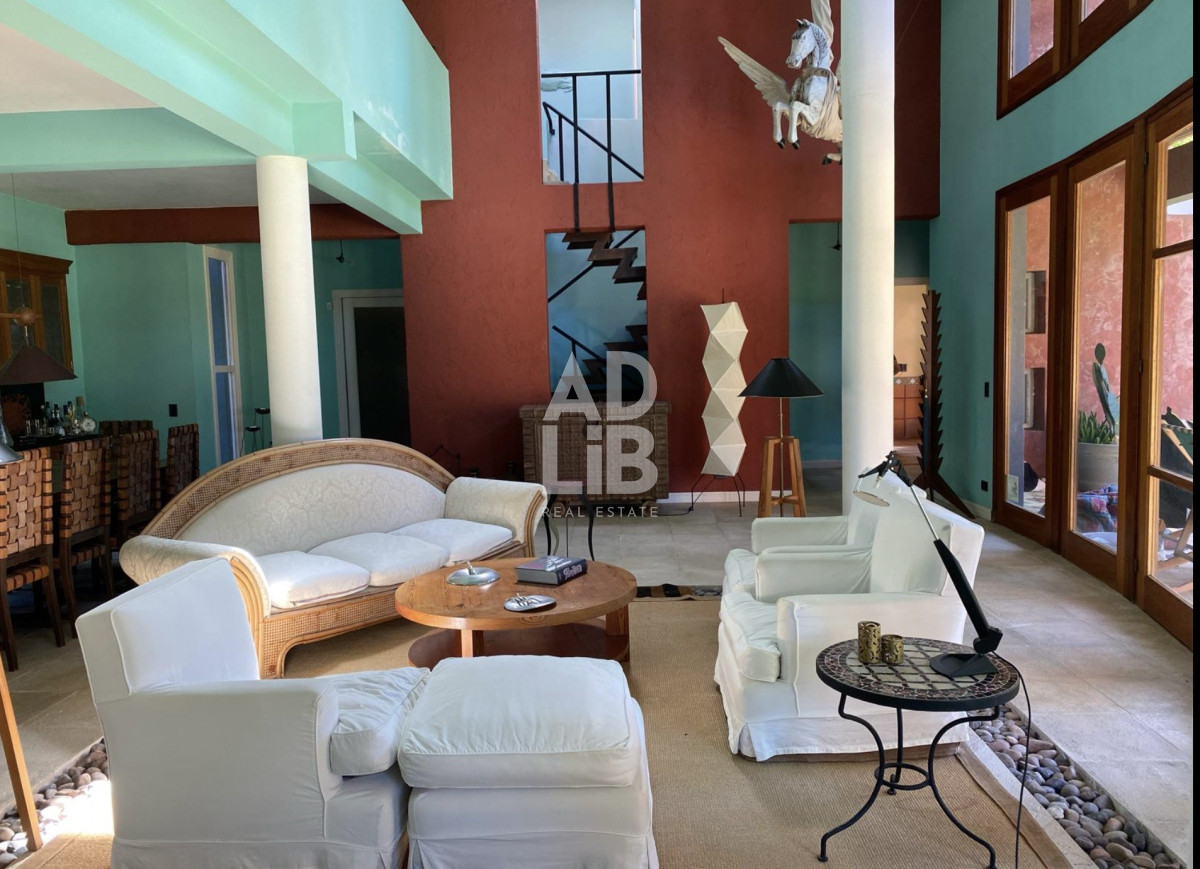 Casa ID.470 - Amplia casa en venta en Rincon del Indio con 3200 mts de terreno. 