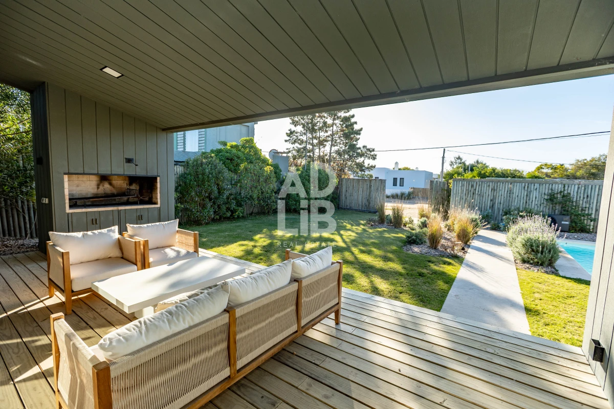 Casa ID.637 - Casa de diseño a 50 mts del mar en La Juanita