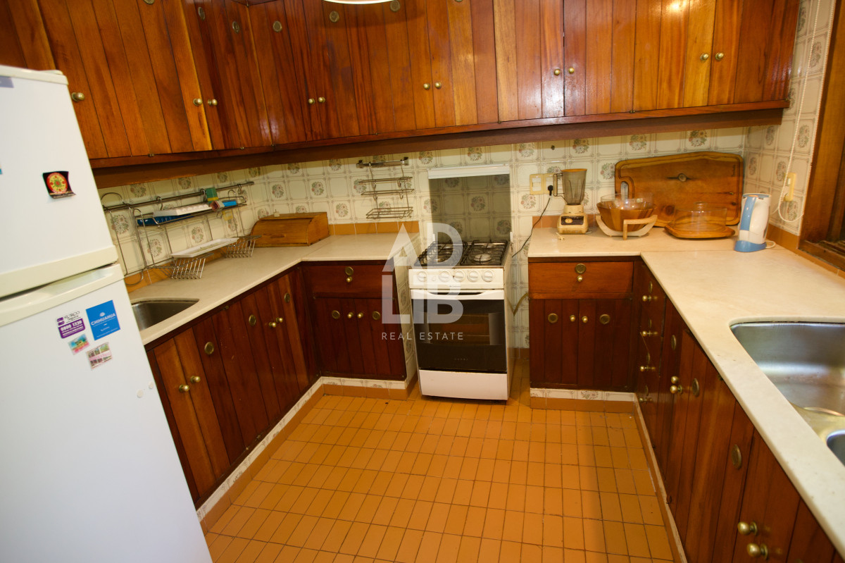 Casa ID.521 - Amplia casa de 4 dormitorios en venta en Club del Lago. 