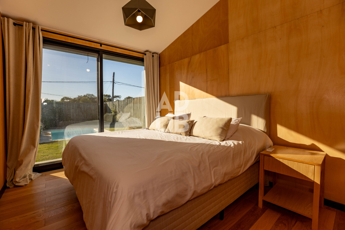 Casa ID.637 - Casa de diseño en venta a 50 mts del mar en La Juanita