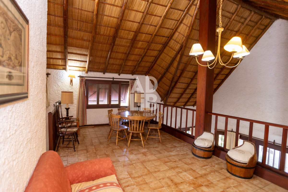 Casa ID.746 - Casa quincho de 3 dorm y 3 baños en alquiler anual en Pinares a 250 mts del mar