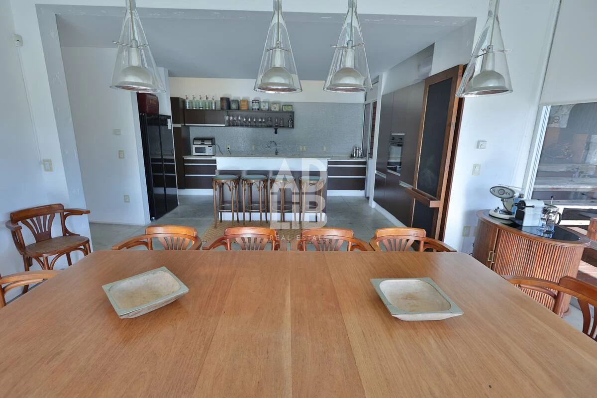 Casa ID.673 - Casa de diseño en alquiler temporal. 4 dormitorios en suite a 50 mts del mar