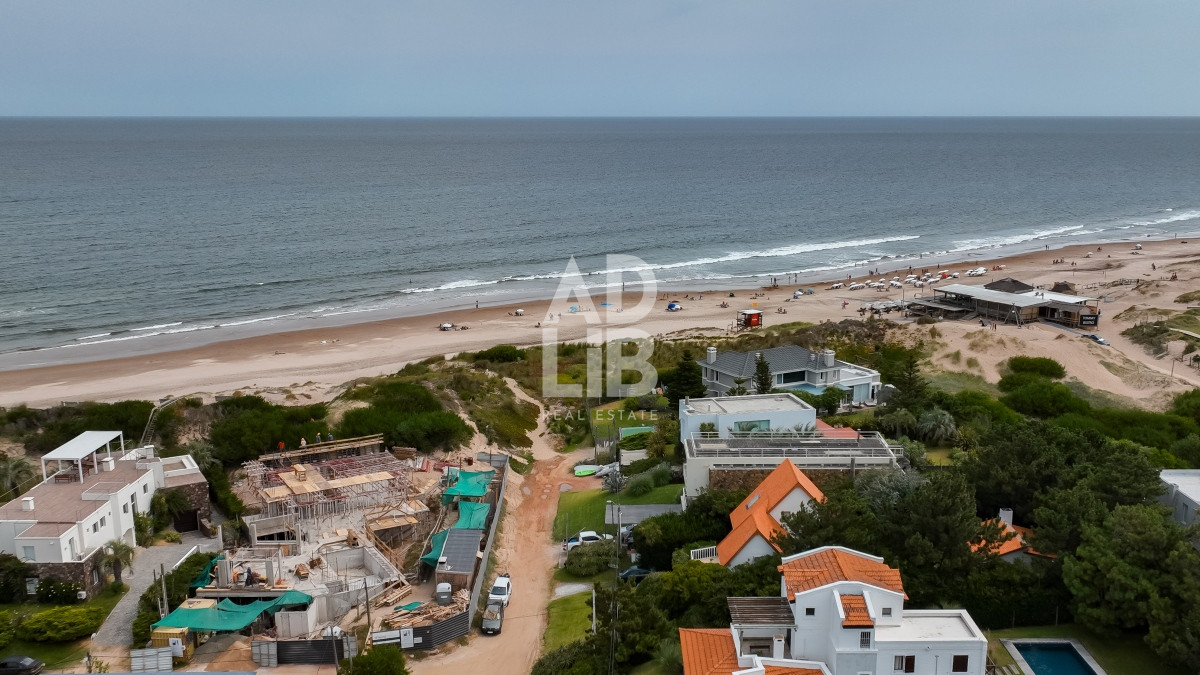 Casa ID.125 - Casa de diseño en Tio Tom en alquiler invernal. 4 dorm y 4 baños frente al mar.