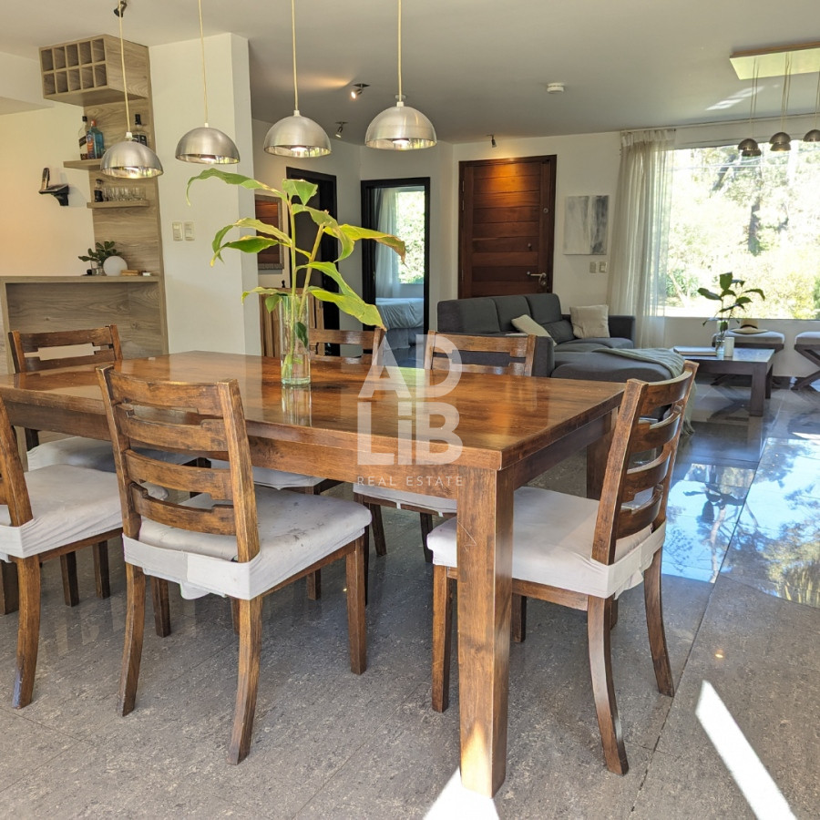 Casa ID.309 - Casa de 4 dormitorios en venta en el bosque de Burnett. 
