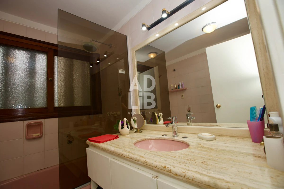 Casa ID.797 - Alquiler comercial 5 dorm y 5 baños. Zona Shopping Punta