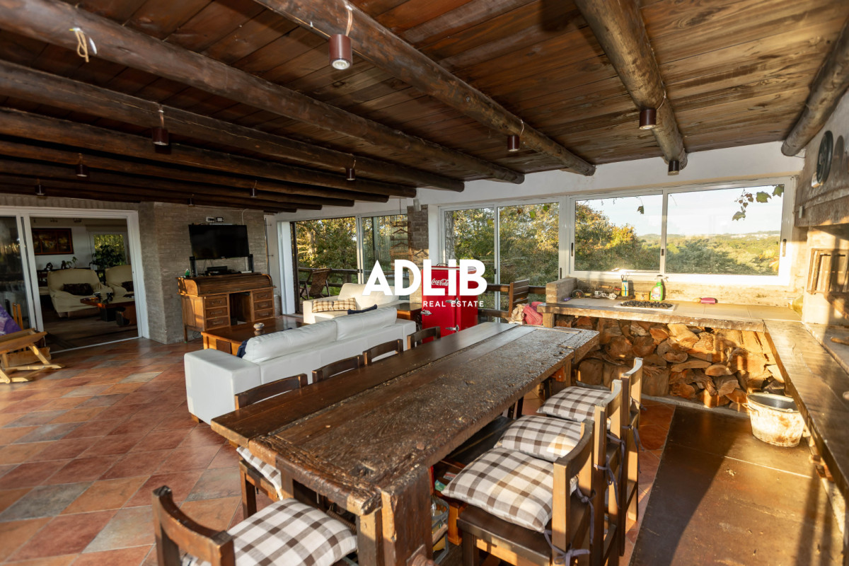Casa ID.817 - Increíble casa de 405 mts2 en venta en Punta Ballena. Vista al amanecer y al atardecer. 