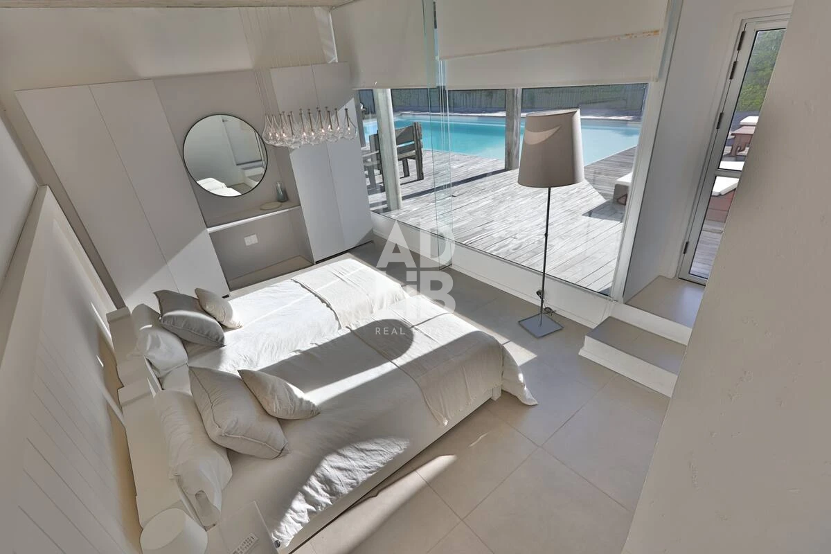 Casa ID.673 - Casa de diseño en alquiler temporal. 4 dormitorios en suite a 50 mts del mar