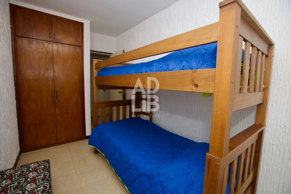 Casa ID.797 - Alquiler comercial 5 dorm y 5 baños. Zona Shopping Punta