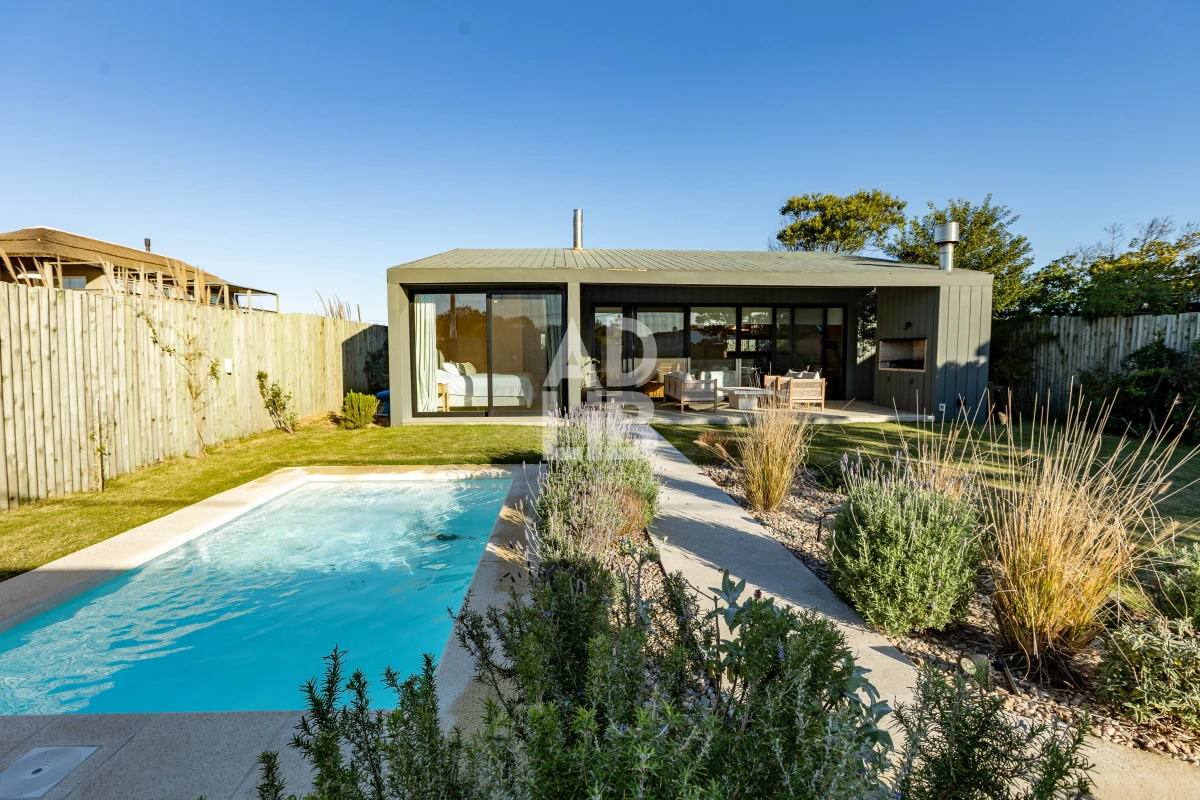 Casa ID.637 - Casa de diseño a 50 mts del mar en La Juanita
