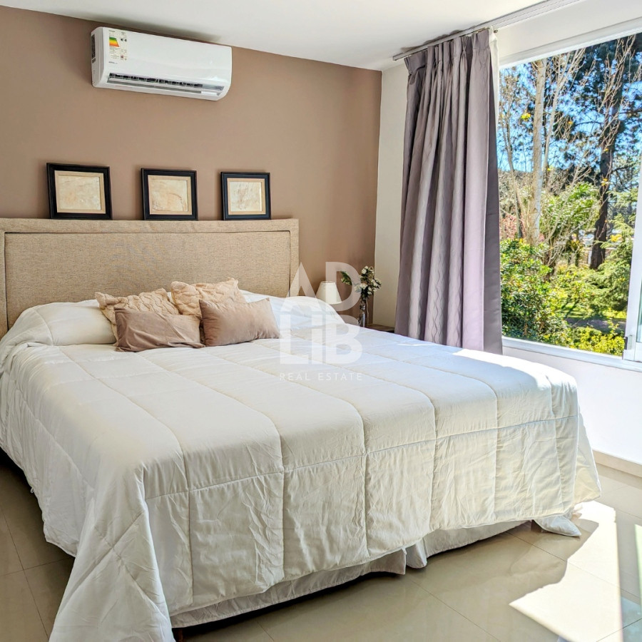 Casa ID.309 - Casa de 4 dormitorios en venta en el bosque de Burnett. 