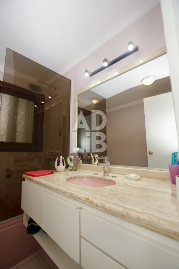Casa ID.797 - Alquiler comercial 5 dorm y 5 baños. Zona Shopping Punta
