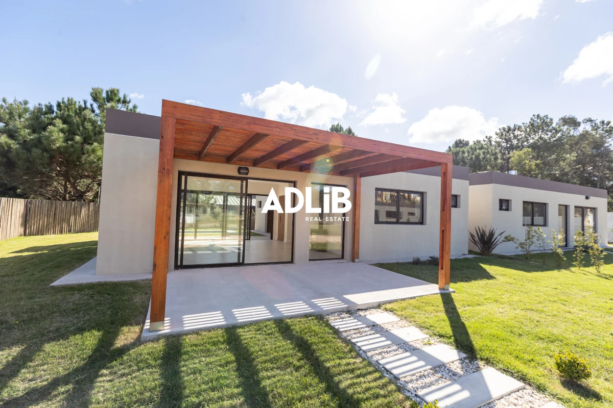 Casa ID.680 - Barrio cerrado en Barra Verde. Casas de 3 dormitorios a estrenar. a 700 mts de Playa de Montoya. 