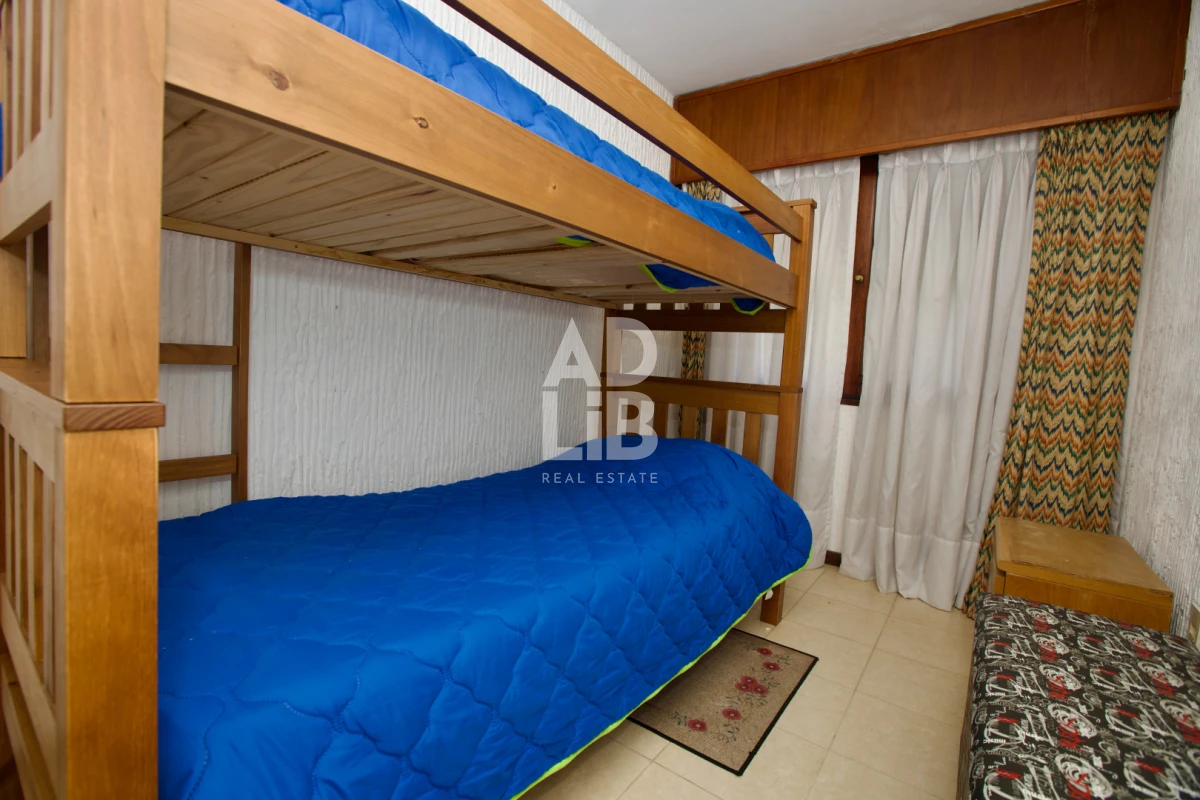 Casa ID.797 - Alquiler comercial 5 dorm y 5 baños. Zona Shopping Punta