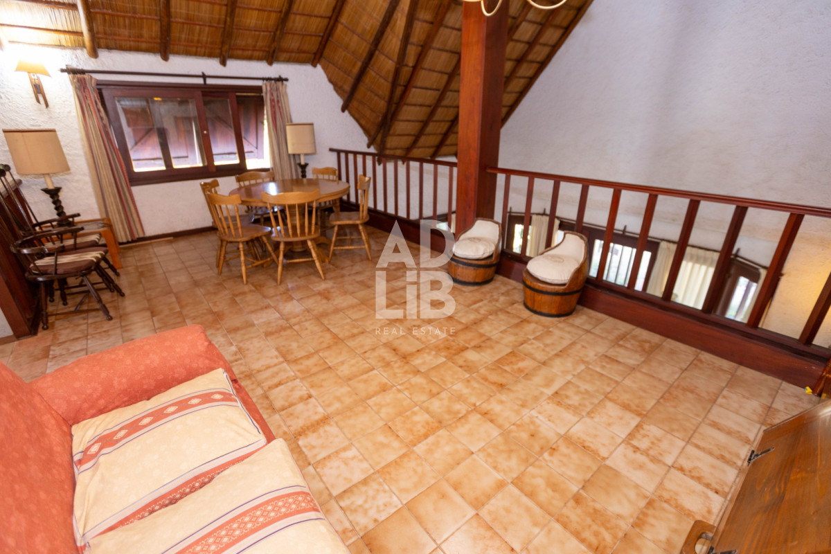 Casa ID.746 - Casa quincho de 3 dorm y 3 baños en alquiler anual en Pinares a 250 mts del mar