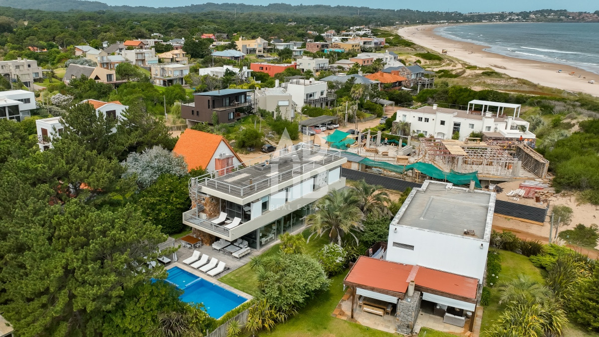 Casa ID.125 - Casa de diseño en Tio Tom en alquiler invernal. 4 dorm y 4 baños frente al mar.