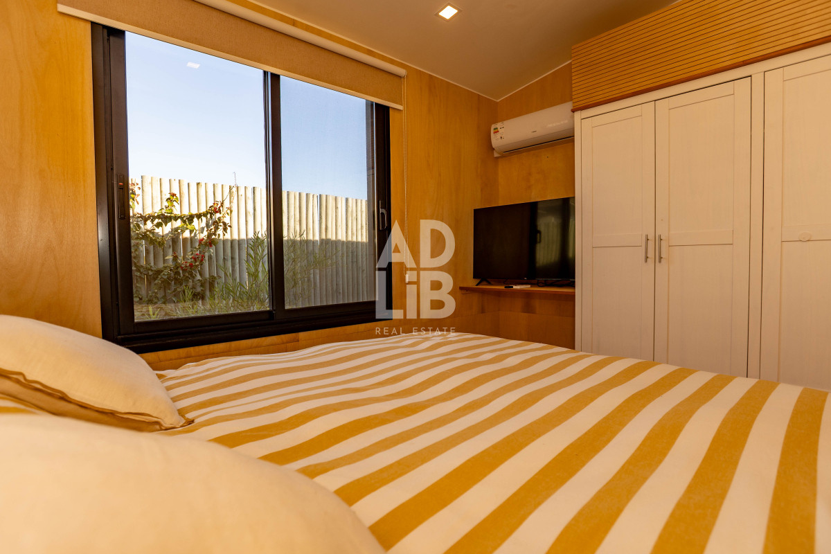 Casa ID.637 - Casa de diseño en venta a 50 mts del mar en La Juanita