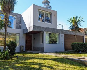 Casa de 4 dormitorios en alquiler temporada - Punta del Este