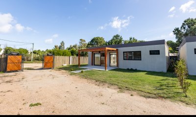 Casas de 3 dormitorios y 2 baños en venta a estrenar en La Barra. Barrio Cerrado