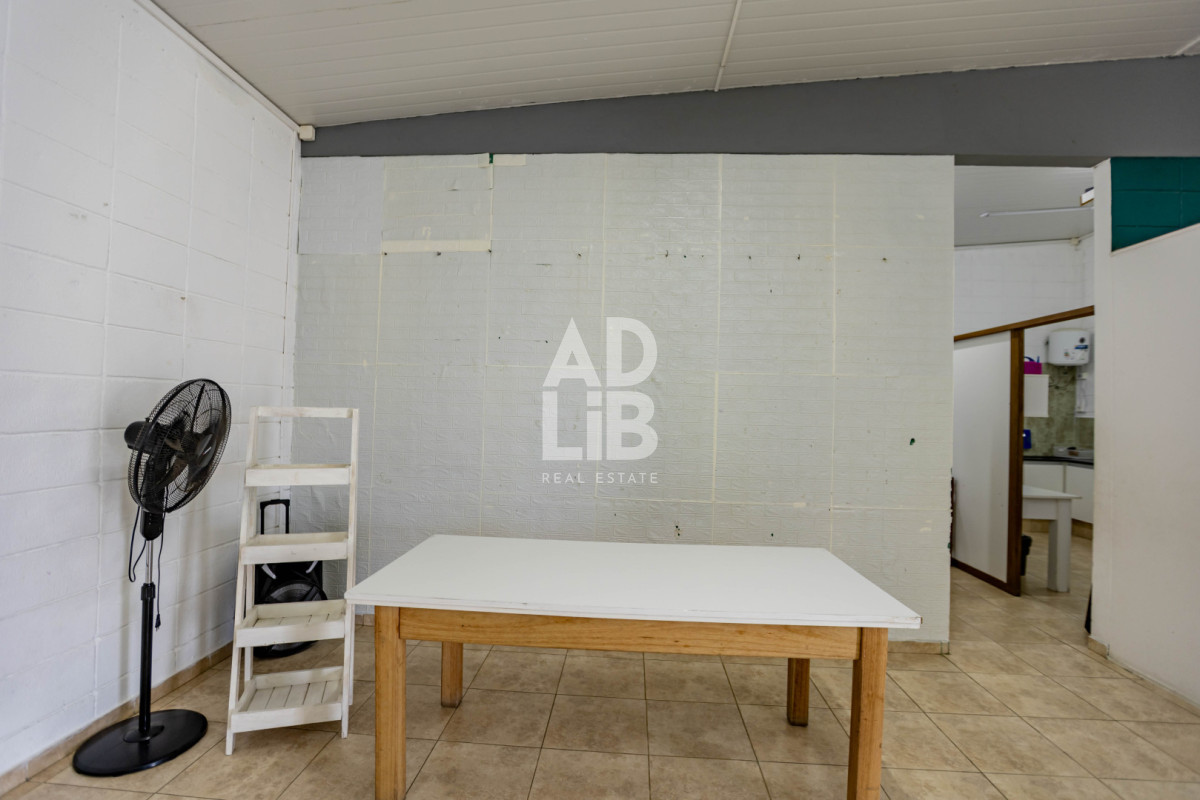 Local Comercial ID.761 - Alquiler comercial a pasos de la  perimetral 150 mts2 construidos y 600 mts2 de terreno. Ideal Barracas o empresas de logística. 