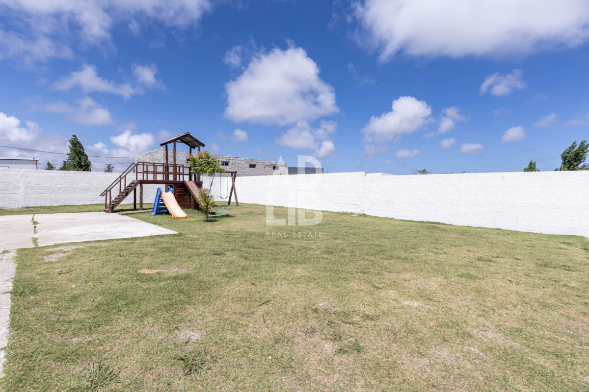 Local Comercial ID.761 - Alquiler comercial a pasos de la  perimetral 150 mts2 construidos y 600 mts2 de terreno. Ideal Barracas o empresas de logística. 