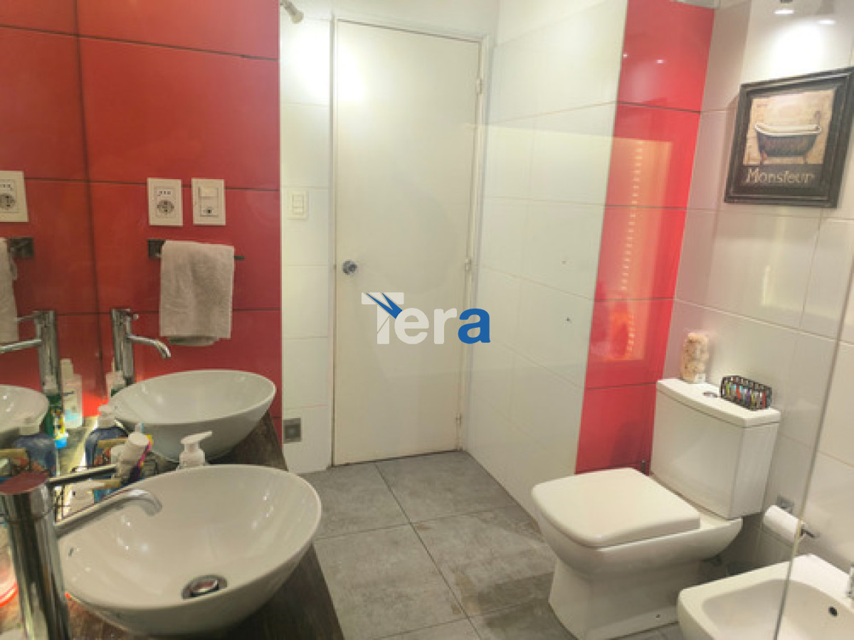 Apartamento ID.21370 - Pocitos | 2 Dorm. + 2 Baños + Patio + Garage. Bajos G. Comunes. Excelente Zona