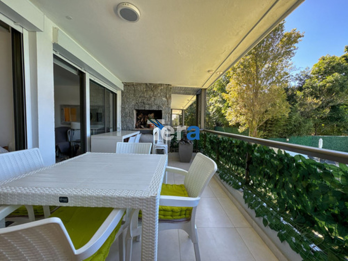 Apartamento ID.21163 - Venta Apartamento 1 Dormitorio Y Medio Punta Este Aidy Gril