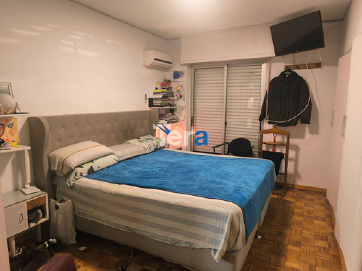 Apartamento ID.21370 - Pocitos | 2 Dorm. + 2 Baños + Patio + Garage. Bajos G. Comunes. Excelente Zona