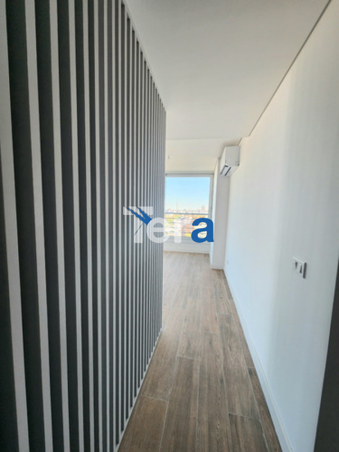 Apartamento ID.21351 - Venta De Espectacular Planta Piso 14 De 2dormitorios 