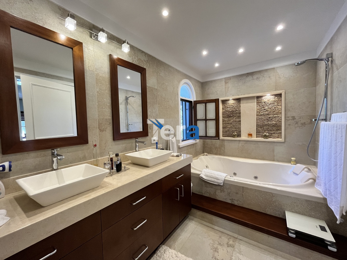 Apartamento ID.20964 - APTO EN VENTA EN PLAYA MANSA DE 3 DORM. 
