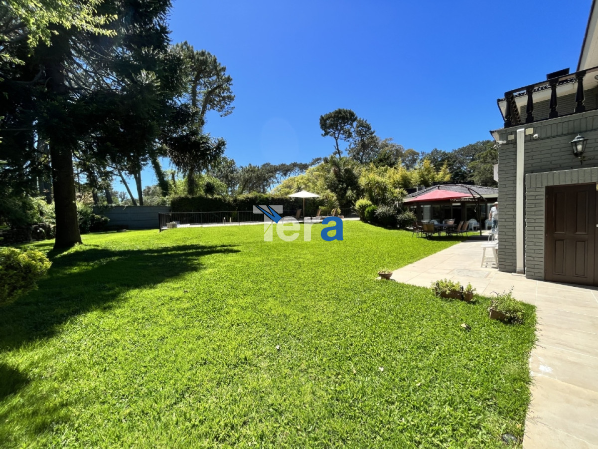 Apartamento ID.20964 - APTO EN VENTA EN PLAYA MANSA DE 3 DORM. 
