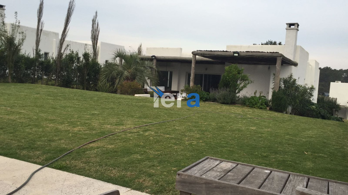 Apartamento ID.20003 - Apartamento en importante torre en Punta del Este