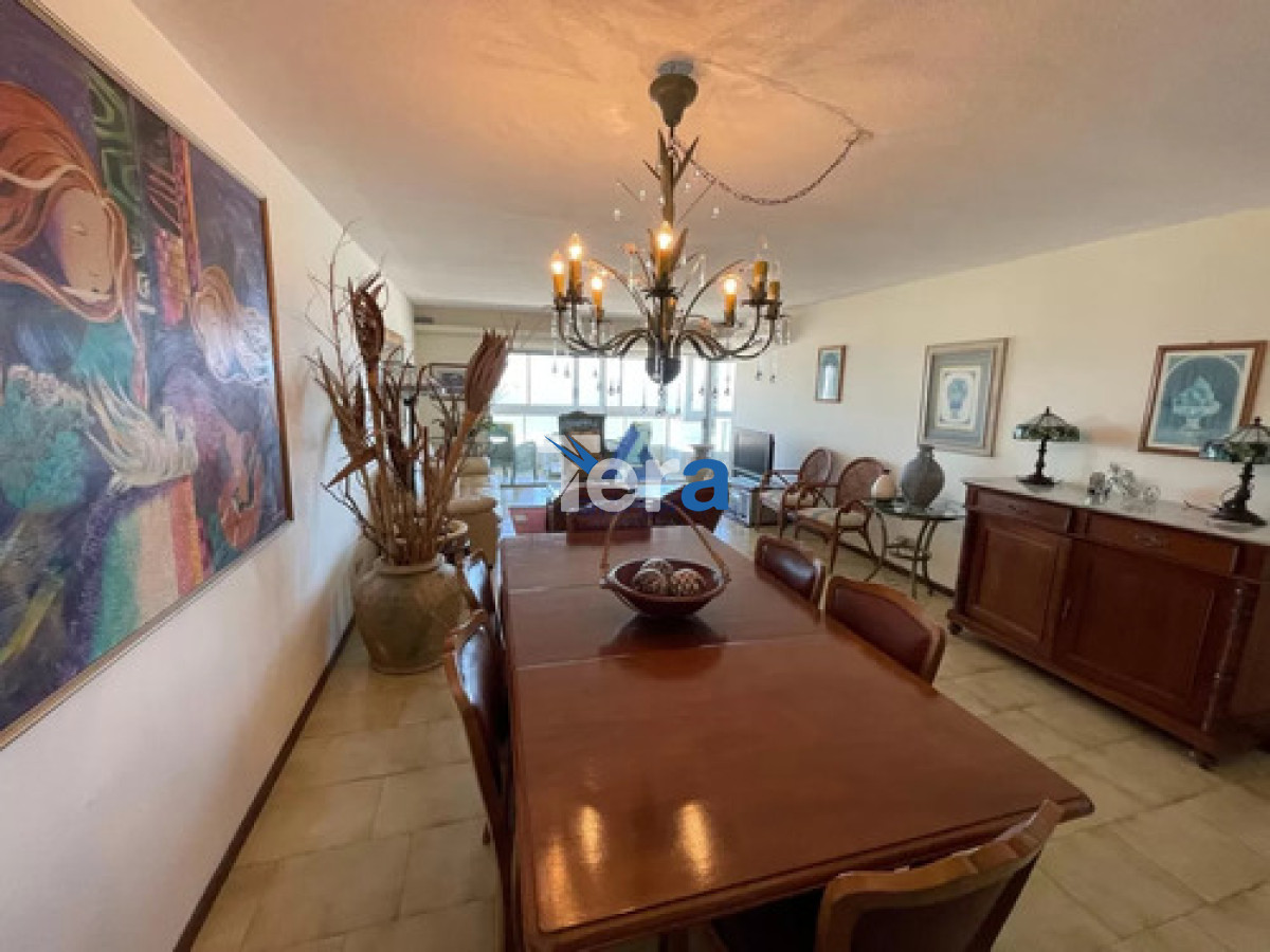 Apartamento ID.21011 - 3 Dormitorios Primera Línea Mansa 