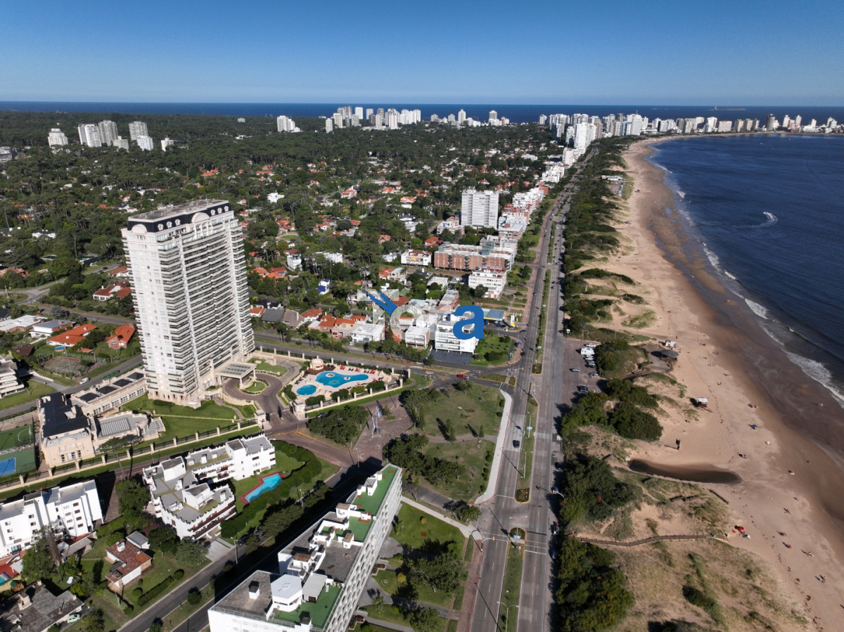 Apartamento ID.20946 - APTO EN VENTO EN PUNTA DEL ESTE 3 DORM. 2 BAÑOS 