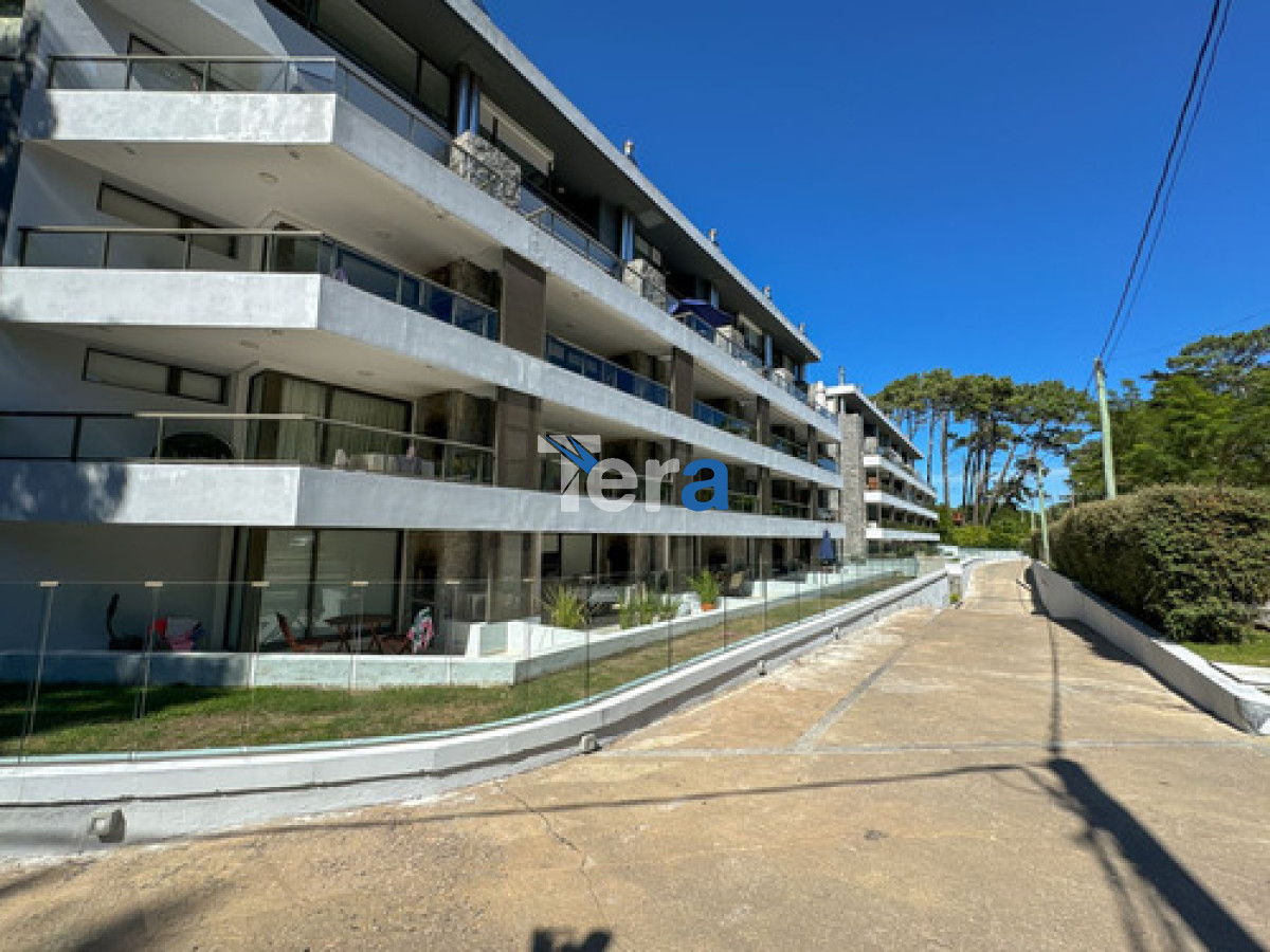 Apartamento ID.21163 - Venta Apartamento 1 Dormitorio Y Medio Punta Este Aidy Gril
